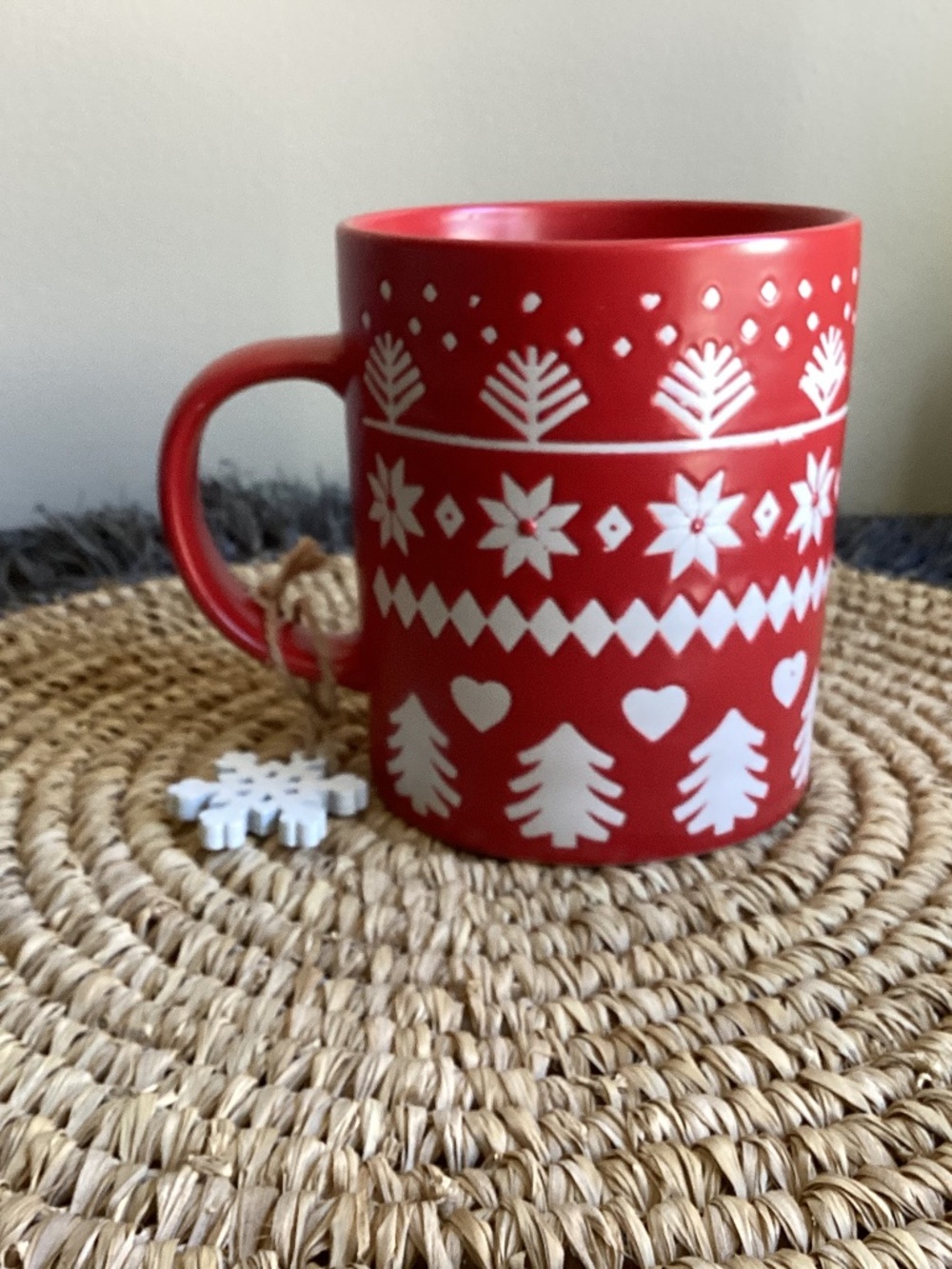 Prima Design Holiday Christmas Ceramic Red and White Coffee Mug